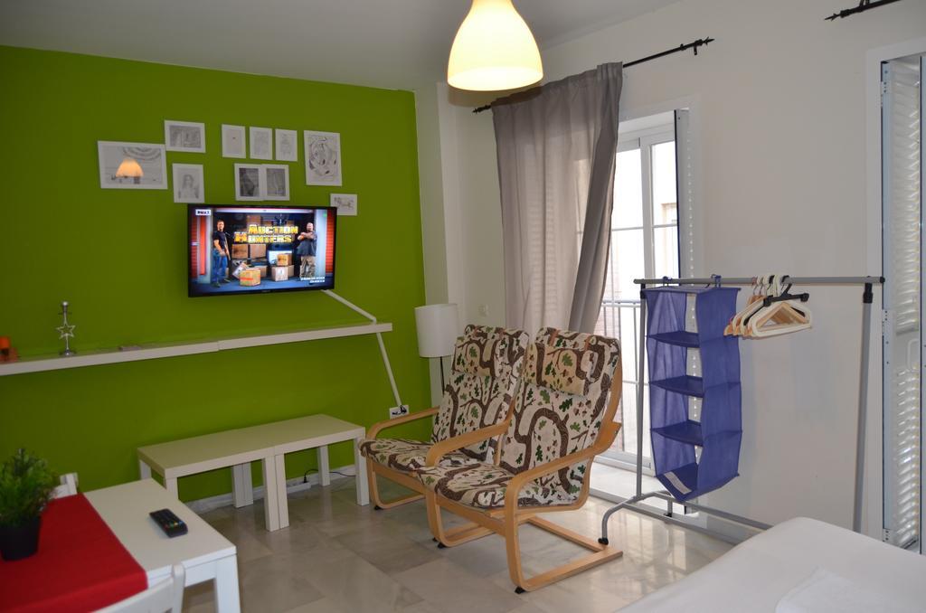Apartamentos Canasteros Malaga Bilik gambar