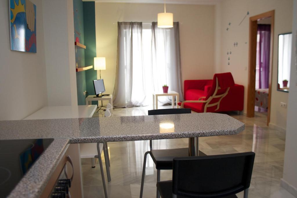 Apartamentos Canasteros Malaga Bilik gambar